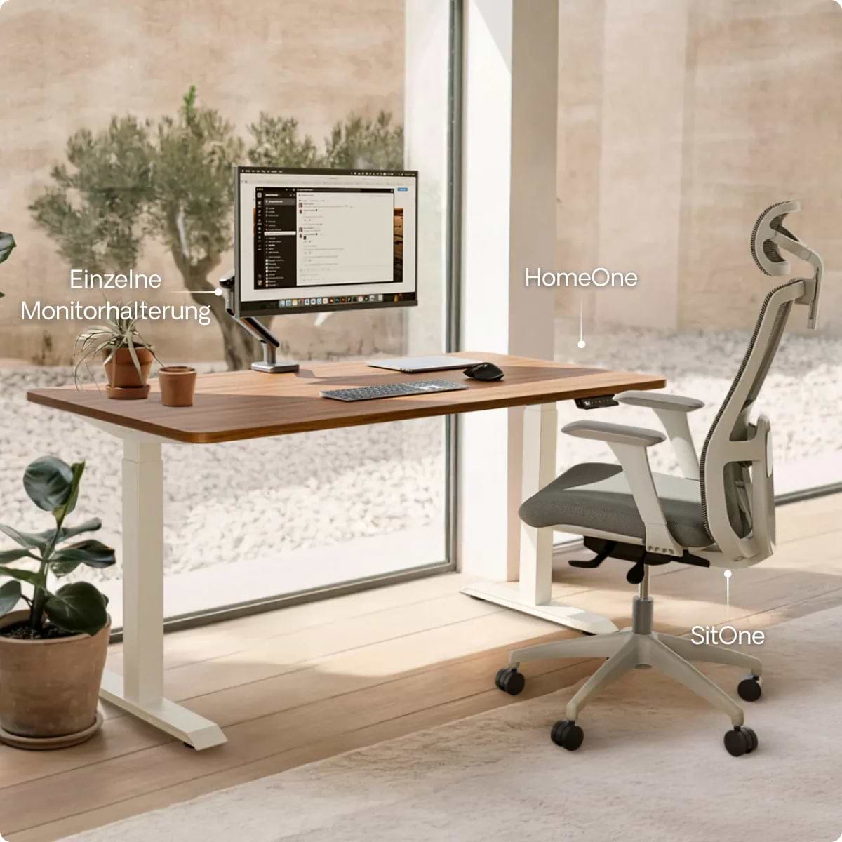 Ergonomisches Arbeiten im Stehen am Desktronic Schreibtisch